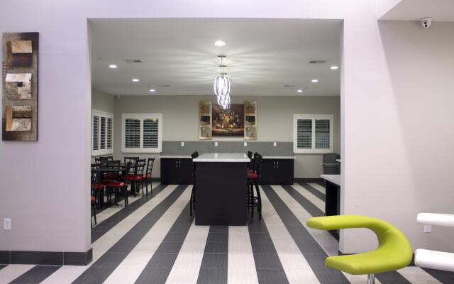 Grand Villa Inn & Suites Chinatown