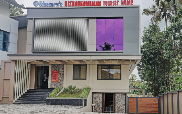 Super Townhouse Kizhakkambalam Tourist Home