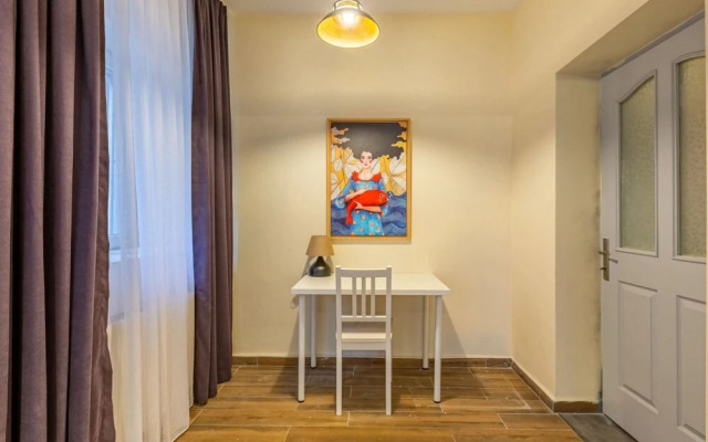 Charming Flat Near Taksim Square in Cihangir