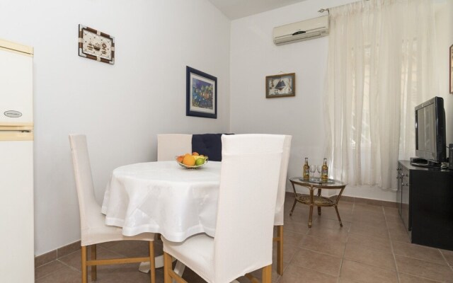 Apt. With Patio in the Very Center of Split