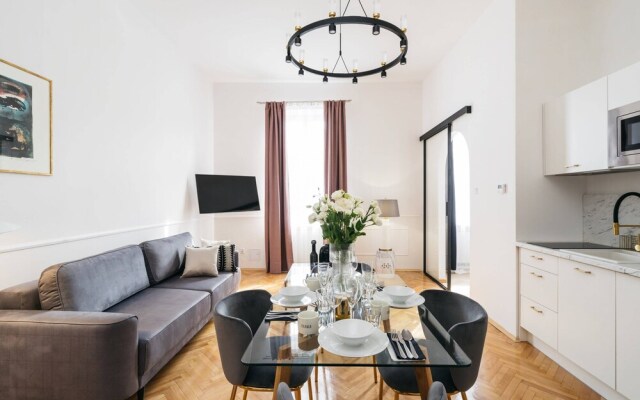 Luna Apartment - LoftAffair