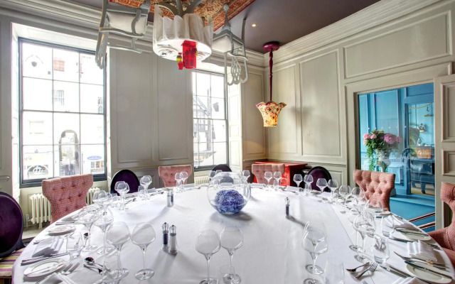 Oddfellows Chester Hotel and Apartments