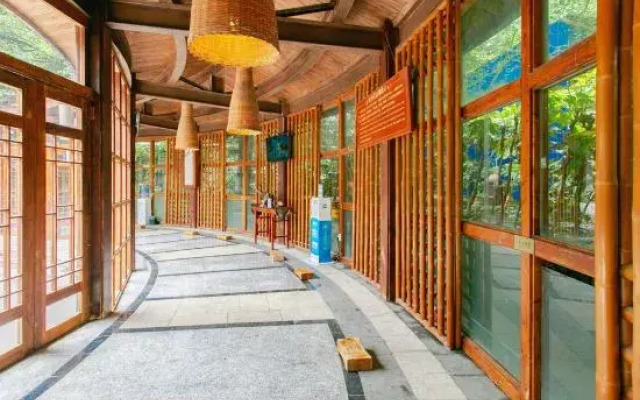 Poly Hot Spring Spa Hotel