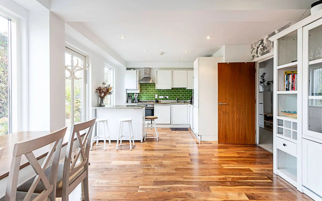 3 Bed Luxury Penthouse in Shoreditch
