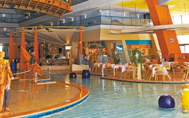 Club Wyndham Crown Towers