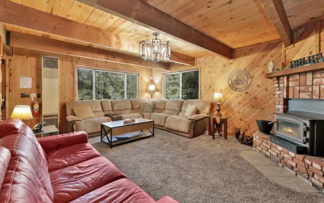 2166-alpine Adventure 5 Bedroom Home by RedAwning