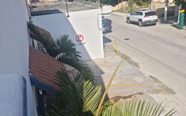 TJ Apartments, Calle 6, PDC