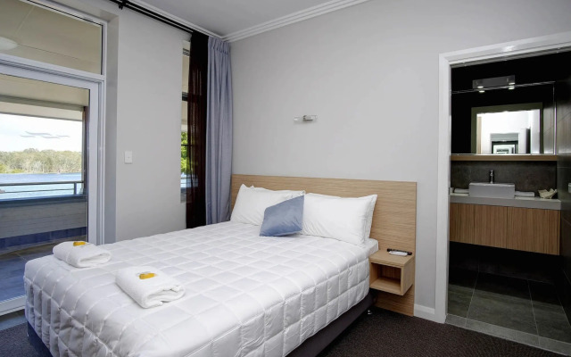 Lakes and Ocean Hotel Forster