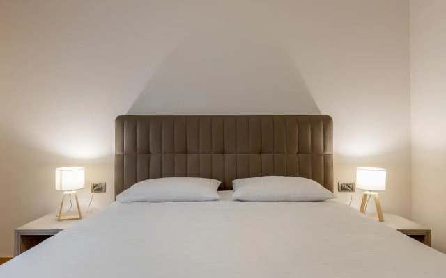 Athos Square Apartments