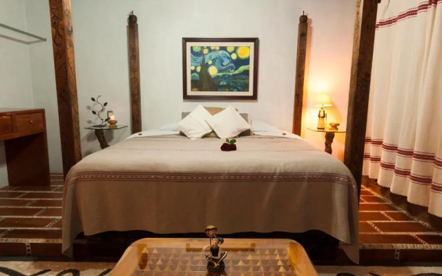 Paradise Hotel Boutique & Lounge