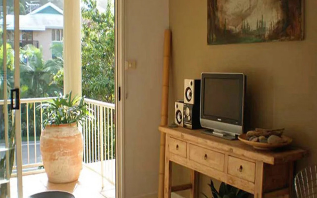 Port Douglas on Macrossan