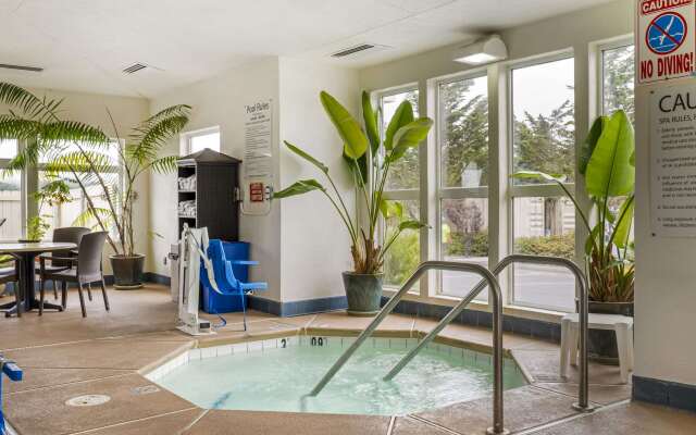 Comfort Inn & Suites Redwood Country