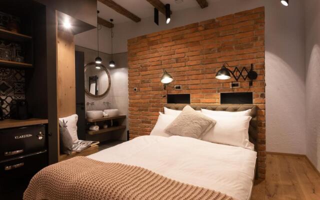 Gentry11 Rooms And More