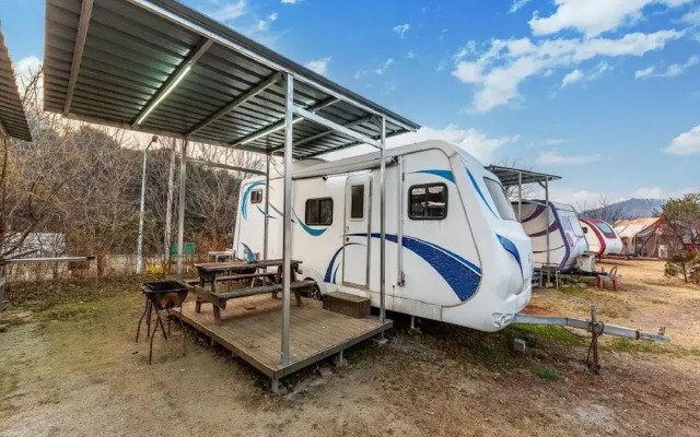 Gapeyong Unak Holiday Caravan