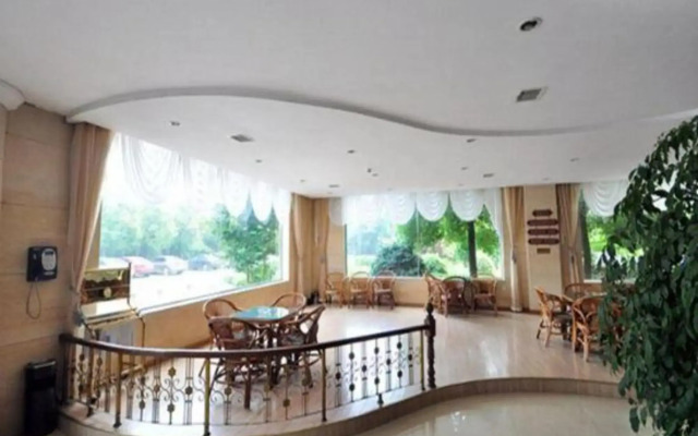 Sanhe International Hotel