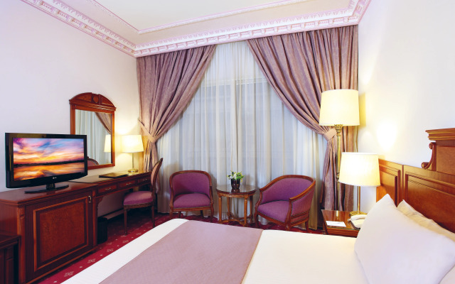 Serenada Golden Palace - Boutique Hotel