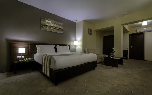 Golden Time Hotel