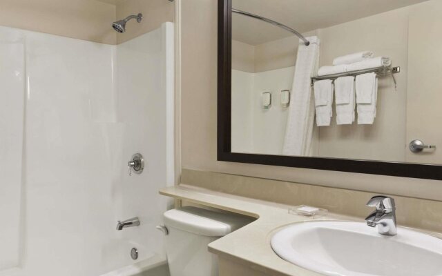 Travelodge Suites by Wyndham Moncton