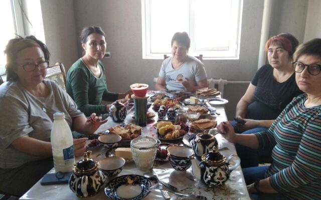 Guest House Art Postindoz