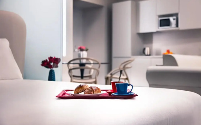 Lady Rose Prestige Suite