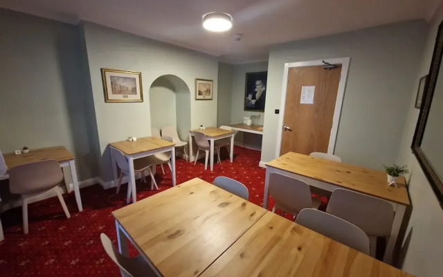 Lyndon House