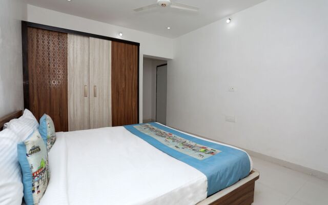 OYO 10066 Home Modern 3BHK Gulab Bagh