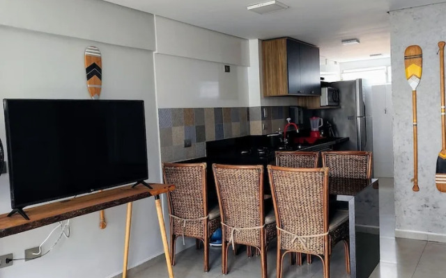 Pé na areia do Guarujá - Praia do Tombo (F)