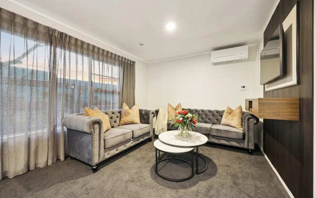 Aroha Motel