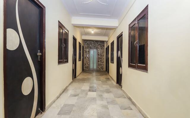 OYO SilverKey 27892 Shanti Complex