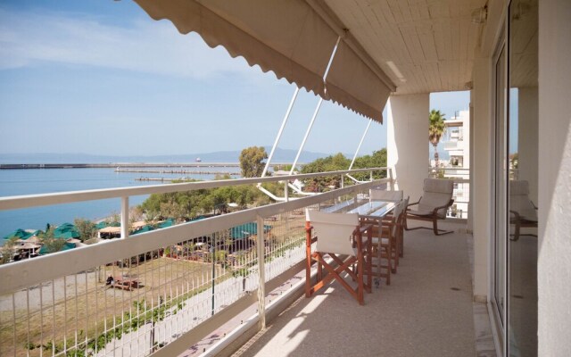 Seafront Apartment Grace