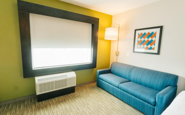 Holiday Inn Express & Suites Birmingham - Homewood, an IHG Hotel