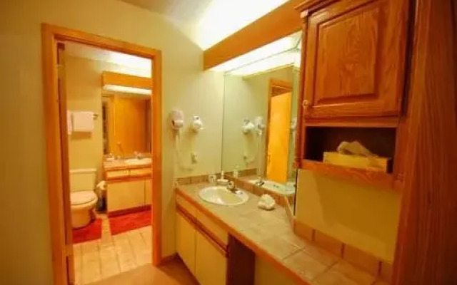 Ski Run by Key to the Rockies