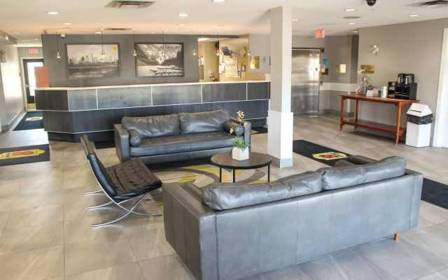 Super 8 by Wyndham Edmonton South