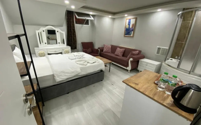 Cemre Suit