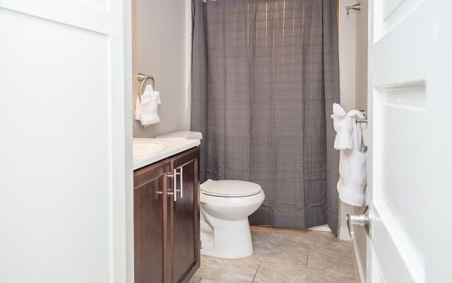 Cozy Retreat | Walk to Unc | Free Cruiser Bikes