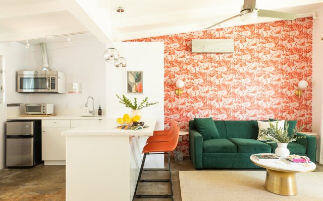 The Wesley by AvantStay – Mid-Century Modern Oasis with Pool