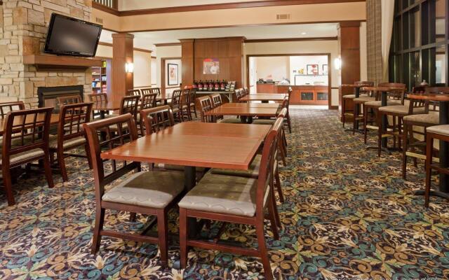 Staybridge Suites Milwaukee West-Oconomowoc by IHG