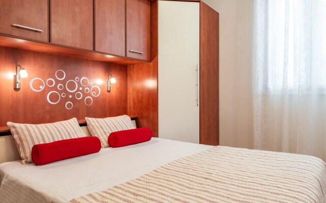 Apartment Ivona With Teracce