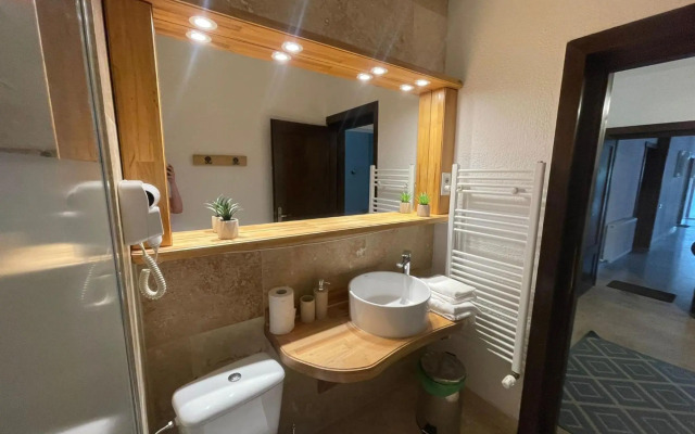 Pensiunea Anotimpuri by Casa Sandu