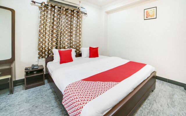 OYO 14178 Hotel Sea City