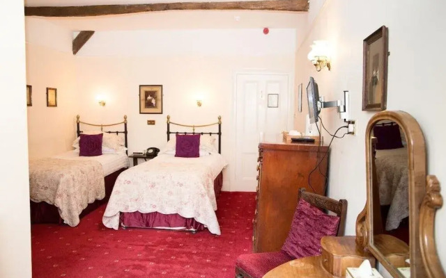 Two Bridges Hotel