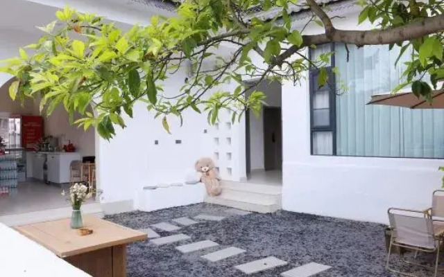 Yuchu Courtyard