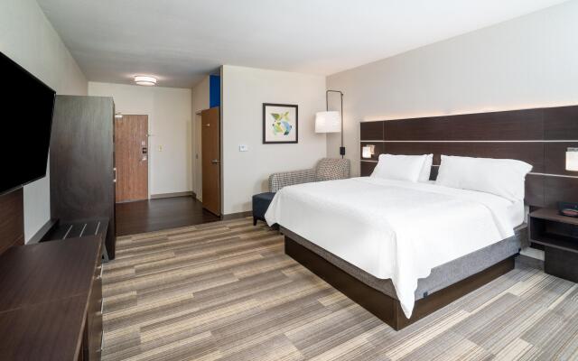 Holiday Inn Express and Suites Winona North, an IHG Hotel