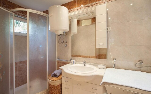 Beautiful Home in Omisalj With Wifi and 3 Bedrooms
