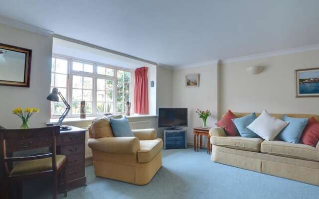 Spacious Holiday Home in Tunbridge Wells Near City Centre