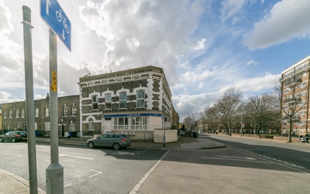 NEW Superb 2BD Flat Near Centre in Bermondsey