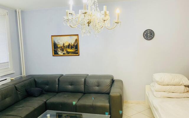 Stunning 2-bed Apartment in Praha 4