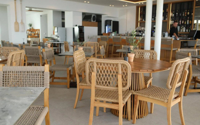 Ammos Suites