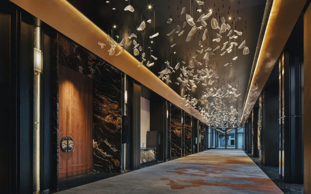 Hualuxe Chongqing Wushan by IHG