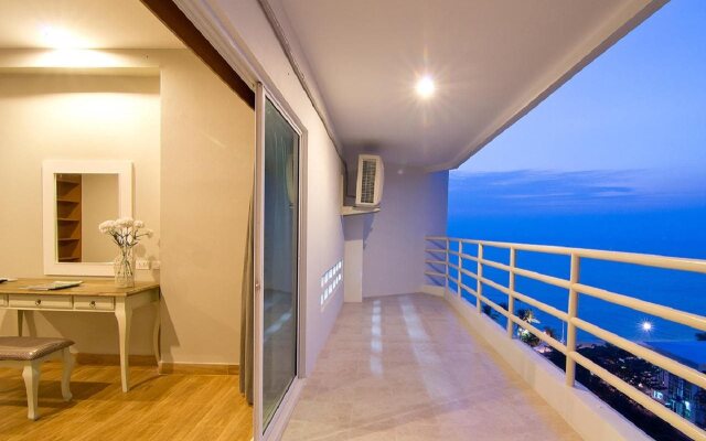 V8 Seaview